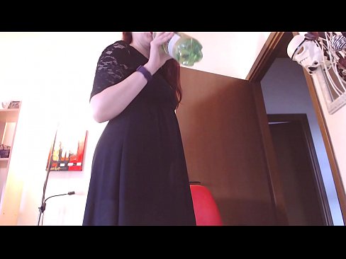 ❤️ Pakļāvīga verdzene, kurai patīk netīras un sulīgas biksītes, ir spiesta masturbēt pēc šī video noskatīšanās! ❌ Sekss video pie mums ❤