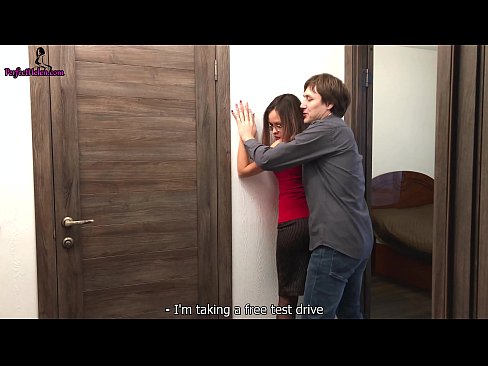 ❤️ Seksuāla nekustamo īpašumu pārstāve jutekliski džerkstina savu pīli un drāž, pārdodot savu dzīvokli - Krempai ❌ Sekss video pie mums ❤