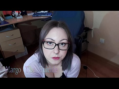 ❤️ Seksīga meitene ar brillēm sūc dildo dziļi kamerā ❌ Sekss video pie mums ❤